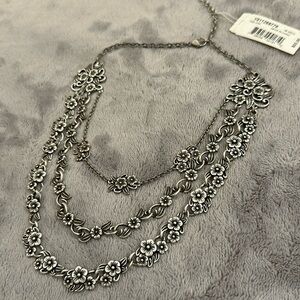 NWT - garden necklace 🌺